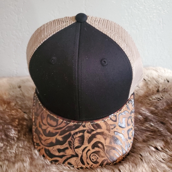 Ball cap with hand-sewn leather patch on brim - Picture 2 of 2